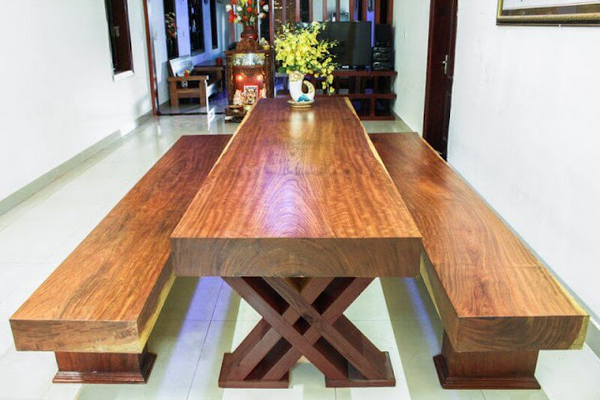 Cửa hàng  Thanh Thảo - đơn vị cung cấp bàn gỗ nguyên khối Đà Nẵng
