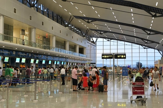 Nhà ga hành khách của sân bay Đà Nẵng vào giờ cao điểm 