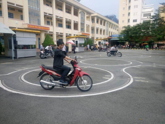 Trường Cao Đẳng Nghề số 5 là một địa chỉ quen thuộc của những học viên có nhu cầu học lái xe máy tại Đà Nẵng