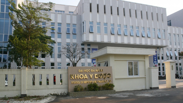 Cổng trường khoa y dược đại học Đà Nẵng 