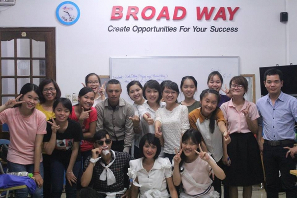 Trung tâm Ngoại Ngữ Quốc Tế Broad Way là một hệ thống trung tâm ngoại ngữ nổi tiếng tại Đà Nẵng với 4 cơ sở phục vụ cộng đồng