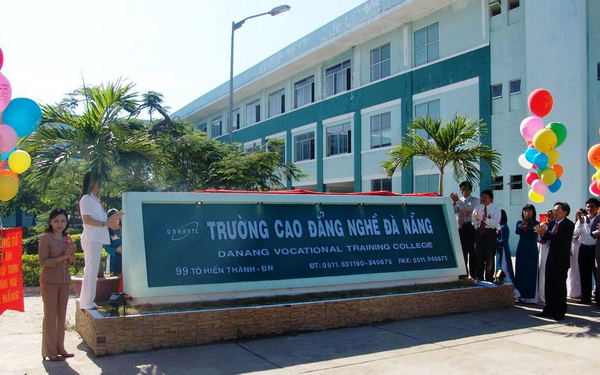 Cổng chính của trường cao đẳng nghề Đà Nẵng