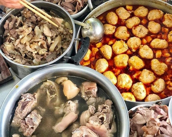 Bún Bò Bà Phước là một quán ăn nổi tiếng khác mà bạn không thể bỏ qua khi đến Đà Nẵng