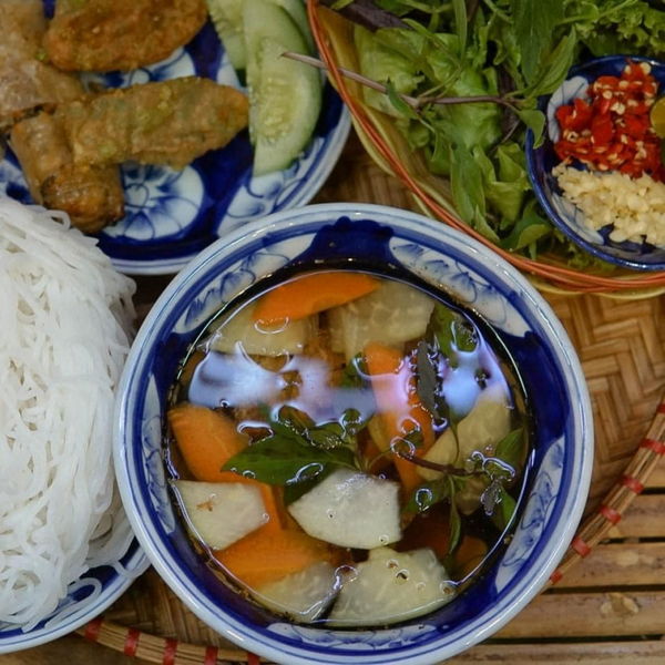 Tonkin Bún Chả - 벽화마을 Since 2019 là một trong những quán Bún Chả Hà Nội được yêu thích tại Đà Nẵng