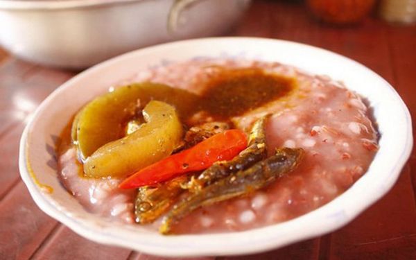Trong thế giới ẩm thực Đà Nẵng, cháo gạo lứt có lẽ không phải là món ăn phổ biến