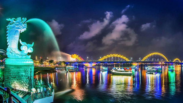 Cầu Rồng nổi tiếng ở Đà Nẵng đẹp lung linh 