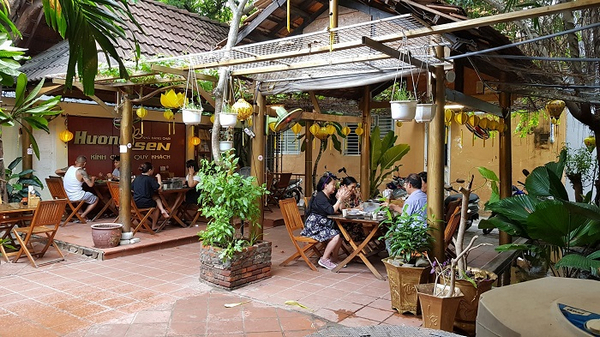 Quán Hương Sen nằm trong danh sách 10 quán lẩu chay Đà Nẵng được yêu thích nhất