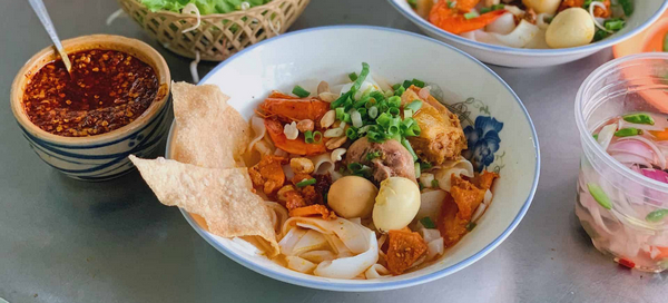 Mì Quảng Phương - top quán ăn đêm Đà Nẵng ngon - bổ -rẻ 