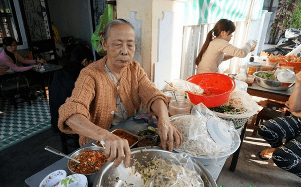 Mít Trộn Bà Già - danh sách quán ăn ngon Đà Nẵng cho du khách gần xa