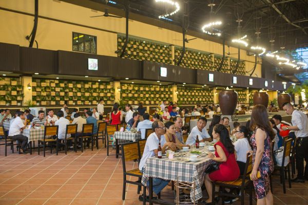 Nhà hàng Hoa Lư mang đến trải nghiệm thưởng thức thịt dê đặc sản ngay giữa lòng Đà Nẵng.