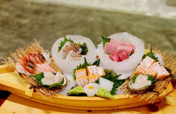 Sushi Bê là quán sushi Đà Nẵng lý tưởng cho những ai muốn trải nghiệm hương vị sushi đa dạng và chất lượng tại Đà Nẵng.