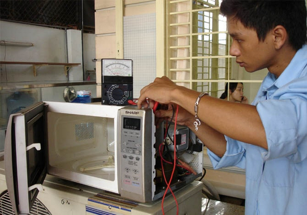 Trung tâm Tuấn Nguyễn nổi tiếng là một trong những địa chỉ hàng đầu về sửa chữa thiết bị điện lạnh tại Đà Nẵng