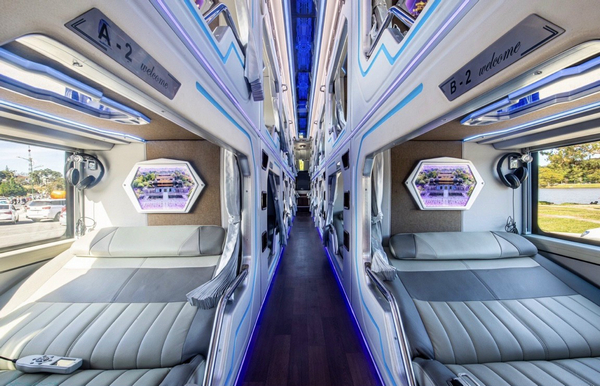 Mỗi phòng giường nằm trên xe limousine Thanh Thủy đều được trang bị rèm che, tạo nên không gian riêng tư cho từng du khách