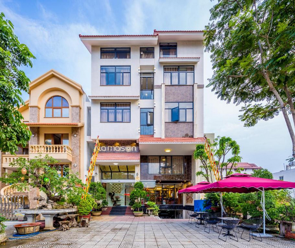 La Maison Đà Nẵng Beach - khách sạn 3 sao ở Đà Nẵng gần biển, view đẹp