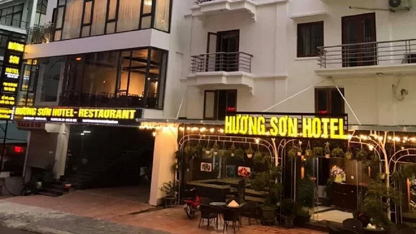 Huong Son Hotel còn chú trọng đến trải nghiệm ẩm thực và giải trí của du khách