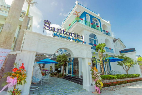 Khách sạn Santorini được đánh giá là khách sạn đường Nguyễn Tất Thành Đà Nẵng có view đẹp nhất