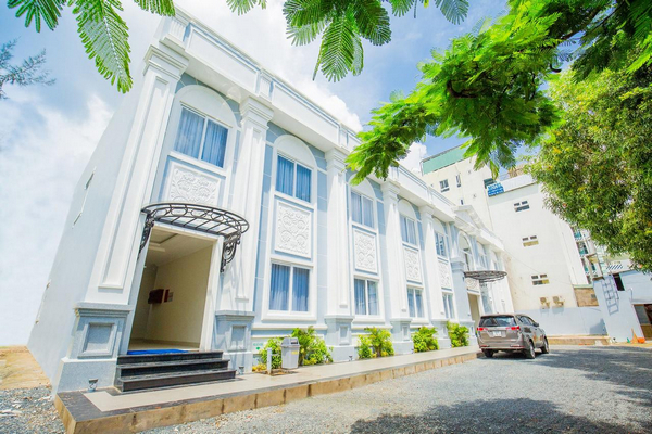 Review 5 nhà nghỉ gần sân bay Đà Nẵng đông khách nhất