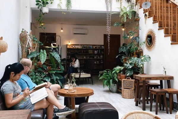 Dâu ngọt Café ‘n’ Souvenir - quán cà phê đẹp Sơn Trà Đà Nẵng được giới trẻ săn lùng