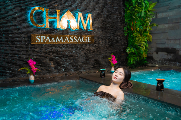 Cham Spa & Massage nổi tiếng với liệu pháp Thái Lan độc đáo nhất là "Ngâm mình trong thảo mộc"