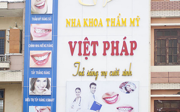 Nha Khoa Việt Pháp nổi tiếng là một trong những địa chỉ uy tín về tẩy trắng răng tại Đà Nẵng