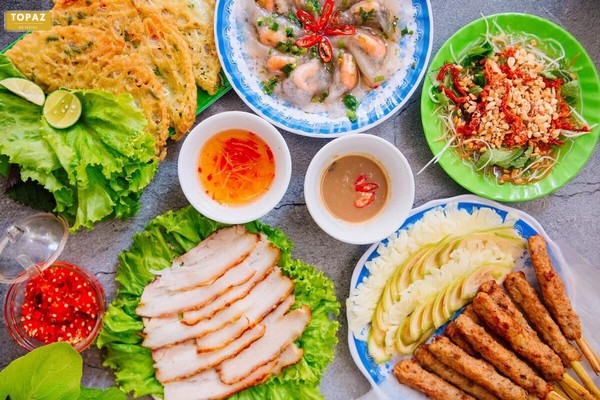 Bánh xèo và nem lụi đậm chất miền Trung luôn là lựa chọn hàng đầu khi nhắc đến ẩm thực Đà Nẵng