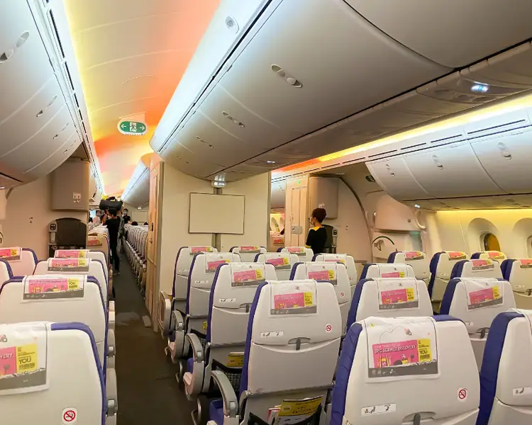 Săn vé máy bay giá tốt